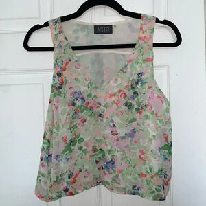 Astr Cropped Floral V-Neck Tank Top